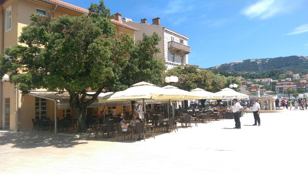 Hotel Istra Rab Town Exterior photo